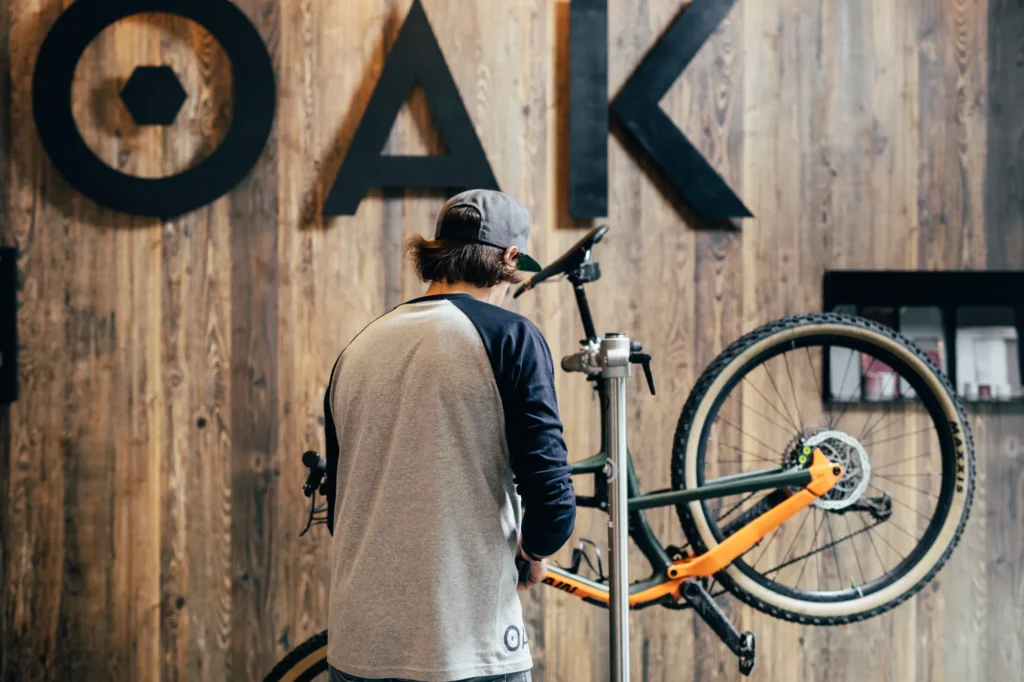 60f1b78a6095371fb6602857_OAK-bikecafe-web-70