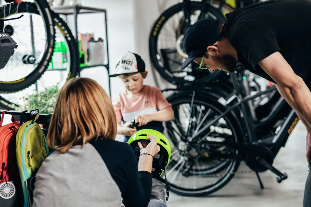 60f1b78a6095375f8260284c_OAK-bikecafe-web-31